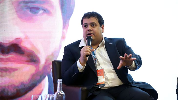 “YPF invertirá más de 6.000 millones de dólares por año. Es muy agresivo”. Germán Crivelli, de YPF. “YPF invertirá más de 6.000 millones de dólares por año. Es muy agresivo”. Germán Crivelli, de YPF.