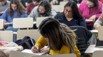 Sigue el beneficio de las becas Gregorio Álvarez para estudiantes en Neuquén Sigue el beneficio de las becas Gregorio Álvarez para estudiantes en Neuquén