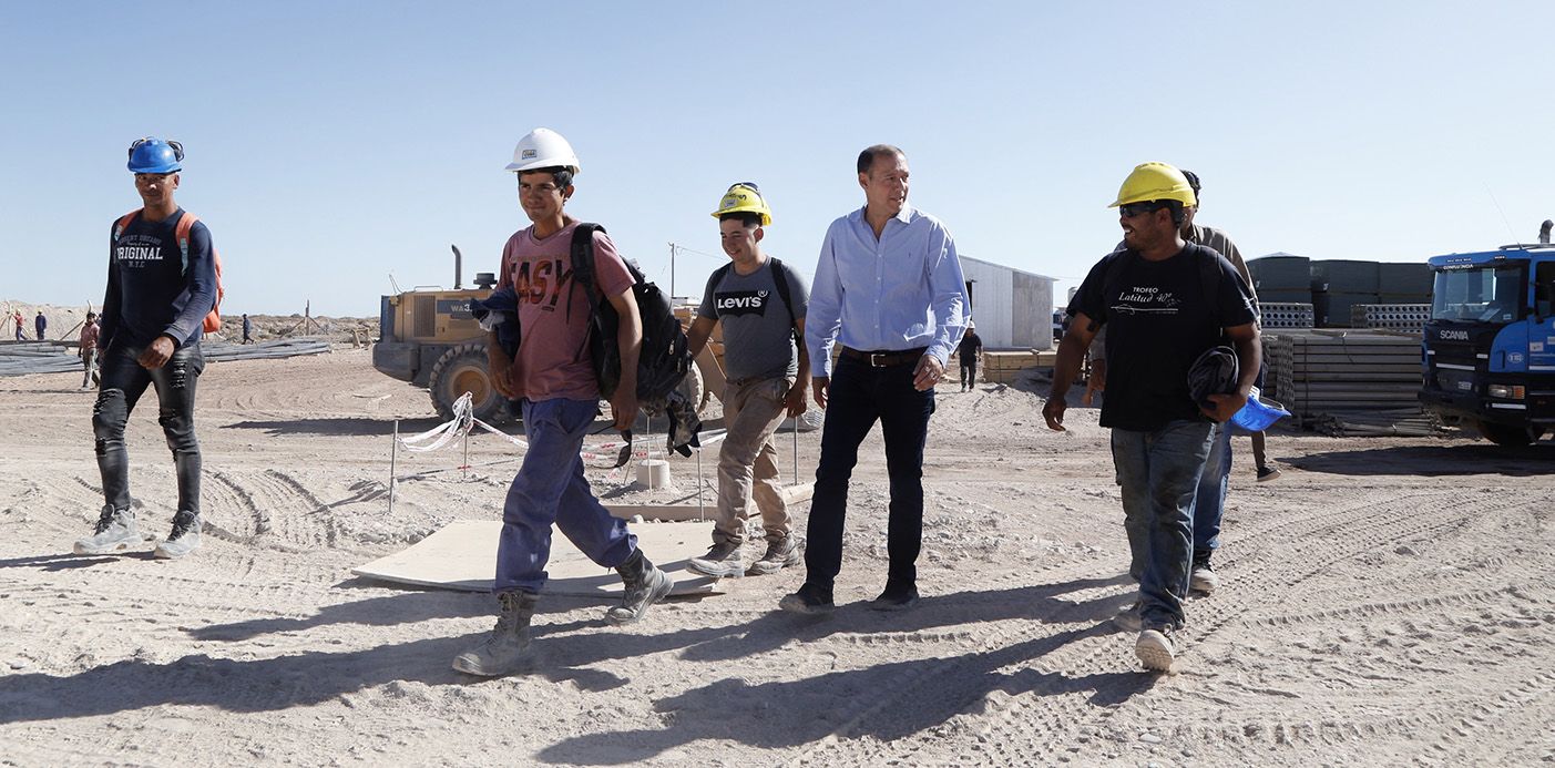 Gutiérrez recorrió la obra del hospital Norpatagónico y destacó el récord de empleo