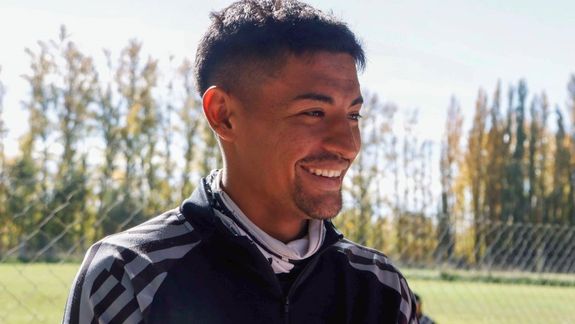 Santiago Jara sonríe en la nota con LM. Será titular el domingo nuevamente. Fotos: Anahí Cárdena&nbsp;