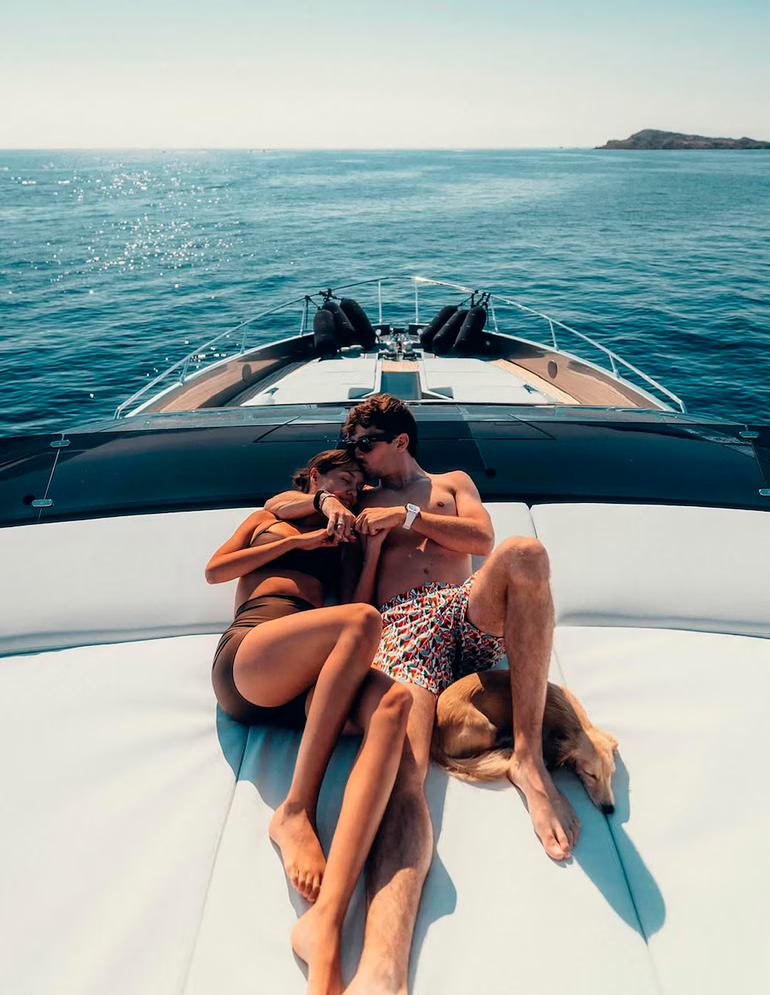 Charles Leclerc y Alexandra Saint-Mleux Charles Leclerc y Alexandra Saint-Mleux