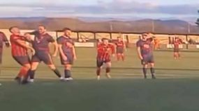 Pegó un codazo brutal y lo condenaron a 24 semanas de prisión: el video | LM Neuquen Pegó un codazo brutal y lo condenaron a 24 semanas de prisión: el video