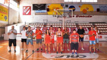 Figuras de ayer y de hoy de distintas disciplinas de Independiente, en la producción de LMN por su Centenario. Figuras de ayer y de hoy de distintas disciplinas de Independiente, en la producción de LMN por su Centenario.