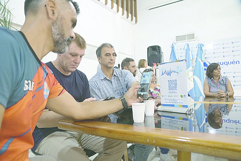 La app fue presentada por funcionarios y representantes del sector turístico.