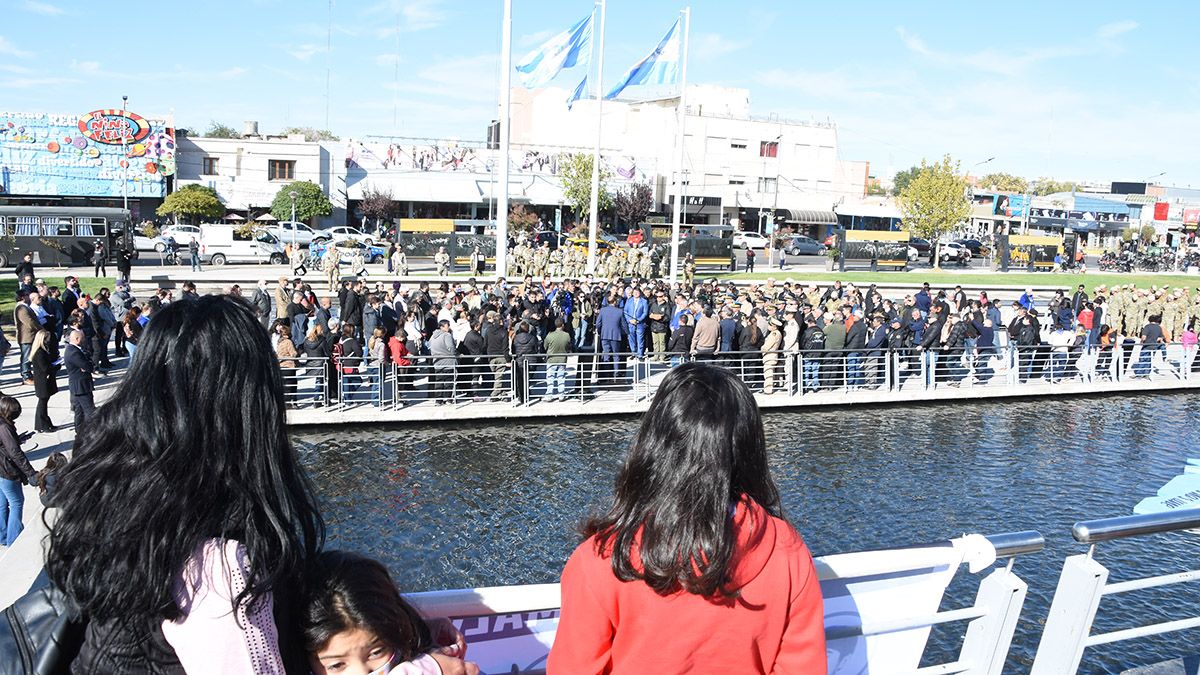 Impulsan que sea obligatorio cantar la Marcha de las Malvinas en todos los actos