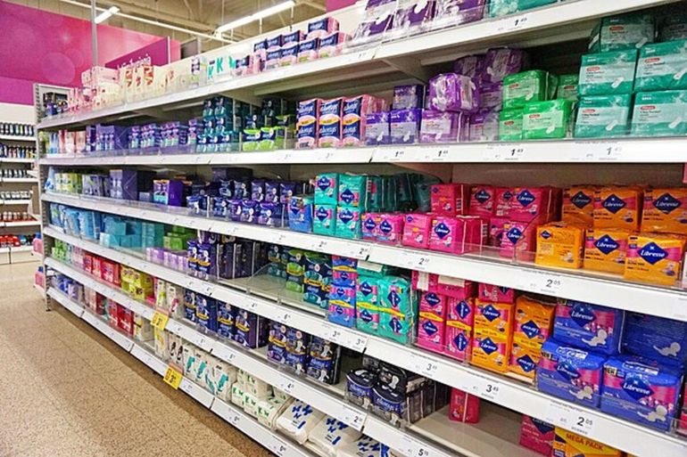 Liberaron la importación de cosméticos, pañales, tampones y copas menstruales