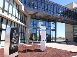 La inauguración del Instituto Vaca Muerta contó con la presencia de autoridades a nivel local, provincial y nacional. La inauguración del Instituto Vaca Muerta contó con la presencia de autoridades a nivel local, provincial y nacional.