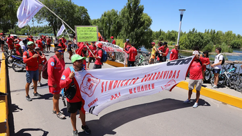 guardavidas de neuquen profundizaron la medida de fuerza y la municipalidad pide conciliacion obligatoria