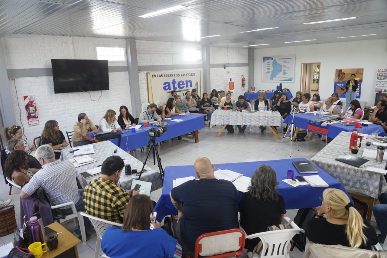 El plenario de ATEN rechazó la propuesta y ratificó el paro docente por otras 72 horas