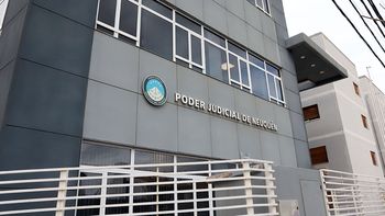 Un padre deberá indemnizar a su hija por no reconocerla. Un padre deberá indemnizar a su hija por no reconocerla.