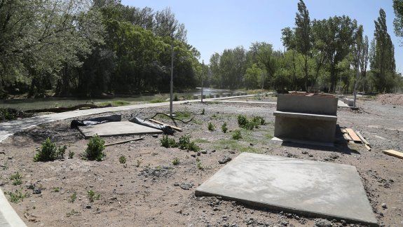 Centenario fue un horno durante la semana, pero los vecinos no pudieron usar el balneario municipal.