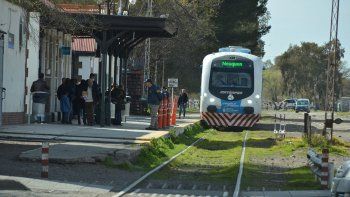 mientras dure el aislamiento el tren del valle no funcionara mientras dure el aislamiento el tren del valle no funcionara