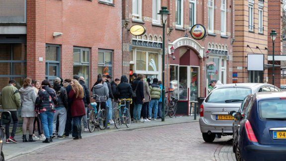 Filas en Holanda para no quedarse sin marihuana