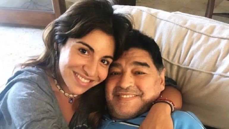 Piden trasladar los restos de Maradona a Puerto Madero
