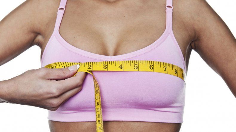 Nueve de cada 10 pacientes que se operan son mujeres. La mayoría opta por implantes mamarios.