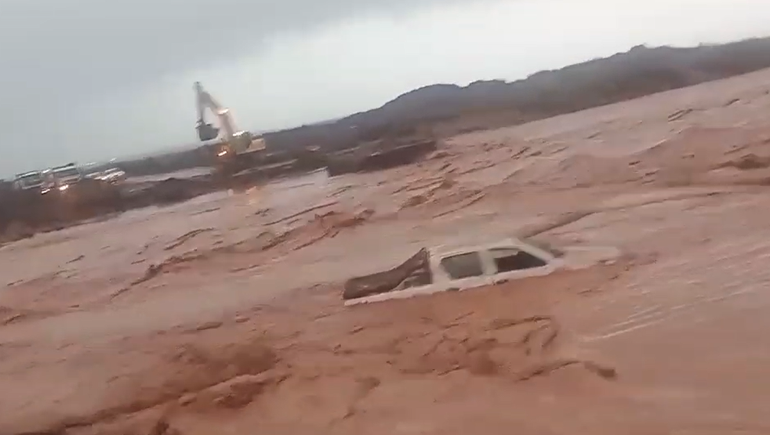 Otra camioneta fue arrastrada en el arroyo Carranza.