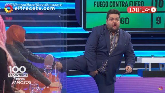 a barassi se le rompio el pantalon y estallaron las redes