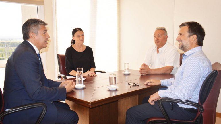 El vicegobernador recibió a representantes de la UNCo.