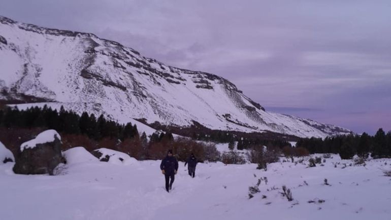 La Policía realizó un recorrido para asistir a los veradores. (Foto: Gentileza Radio Nacional Chos Malal) La Policía realizó un recorrido para asistir a los veradores. (Foto: Gentileza Radio Nacional Chos Malal)