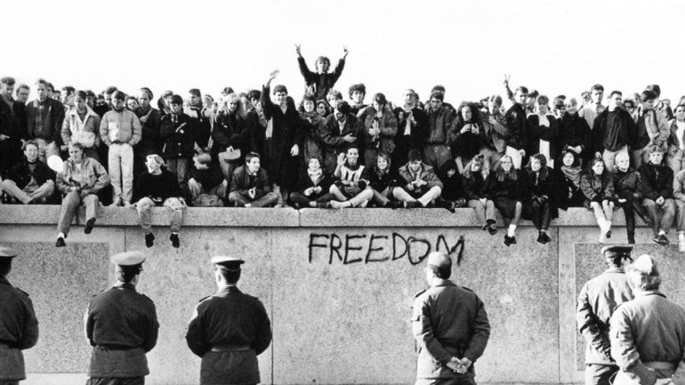 La rebeldía del rock, una fuerza imparable que ayudó a derribar el Muro de Berlín y a cambiar el mundo
