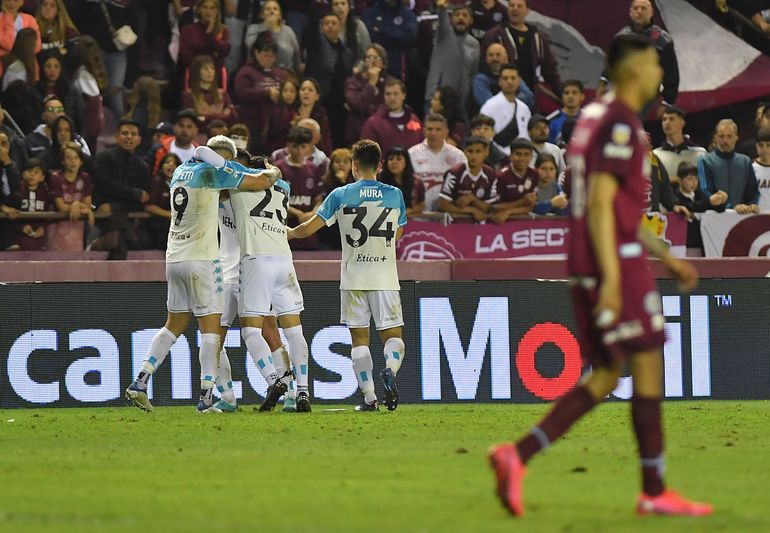 Racing ganó un partido clave, pasó a Boca y quedó cerca del título