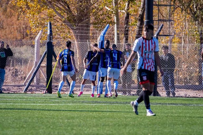 Deportivo Rincón metió otra victoria para llegar a la zona de clasificación