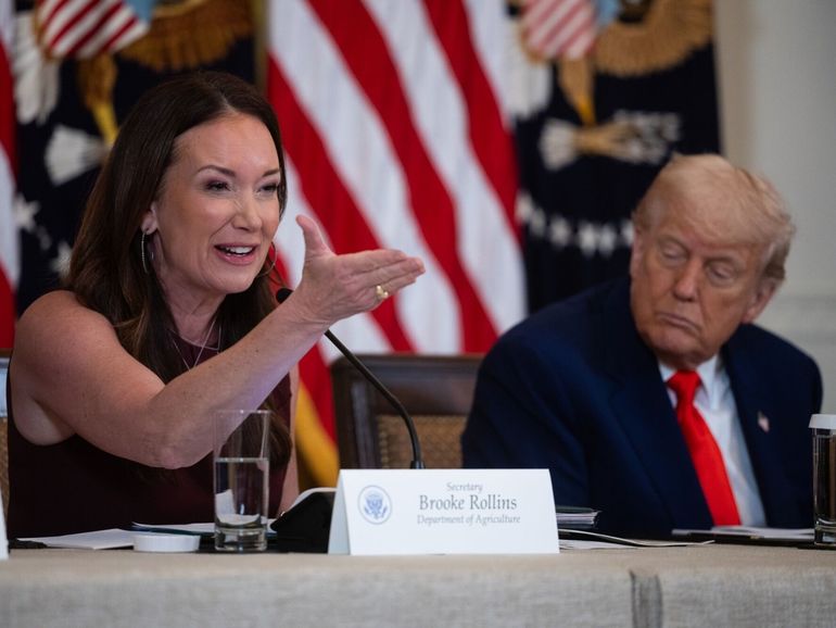 "Es un desafío, pero estamos en ello. Vamos a asegurarnos de que nuestra industria ganadera esté protegida", afirmó la funcionaria. "Es un desafío, pero estamos en ello. Vamos a asegurarnos de que nuestra industria ganadera esté protegida", afirmó la funcionaria.