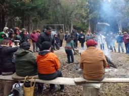 se frustro un desalojo mapuche en neuquen: alto impacto nacional y especulaciones por la medida se frustro un desalojo mapuche en neuquen: alto impacto nacional y especulaciones por la medida