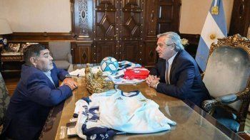 maradona visito a fernandez y pidio que macri se vaya a tailandia maradona visito a fernandez y pidio que macri se vaya a tailandia