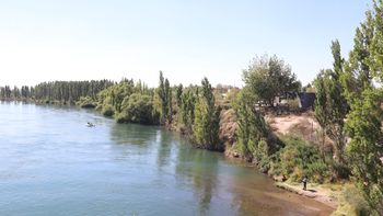 en 9 fotos, asi es el operativo de busqueda de la nena en el rio limay en 9 fotos, asi es el operativo de busqueda de la nena en el rio limay