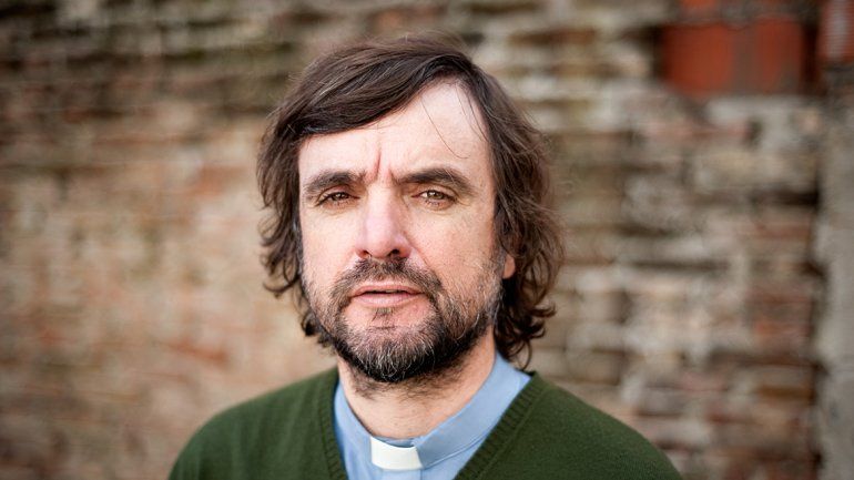 Cura villero llega a Neuquén para hablar sobre narcotráfico