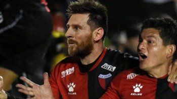 los palmeras, francella y el pulga con la birra: memes a racing por su papelon final los palmeras, francella y el pulga con la birra: memes a racing por su papelon final