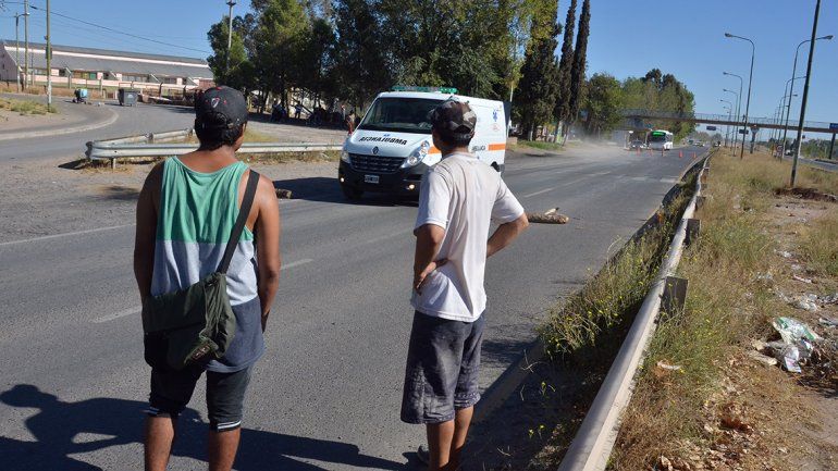 Familias desalojadas de la toma del Cañadón de las Cabras levantaron el corte de la Ruta 7