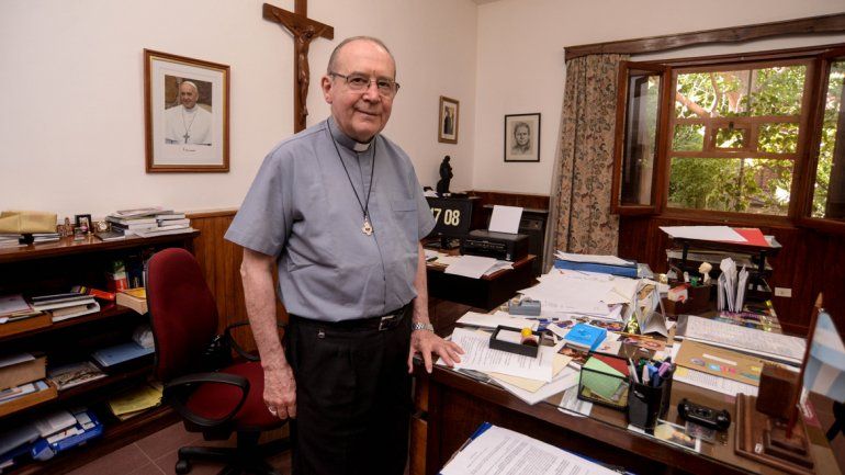 Gente en la calle. El obispo de Neuquén sostuvo que desde que llegó a la provincia