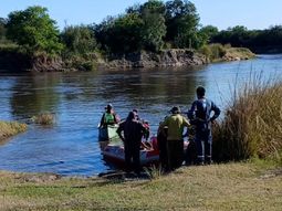 La tragedia que conmociona a Entre Ríos ocurrió en el río Gualeguay, en la zona conocida como Pozo de las Taruchas. La tragedia que conmociona a Entre Ríos ocurrió en el río Gualeguay, en la zona conocida como Pozo de las Taruchas.
