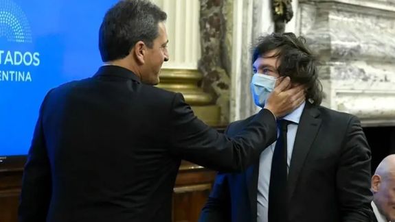 Sergio Massa y Javier Milei, en el Congreso.