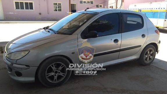 Fue a verificar el auto y lo habían robado hace 6 años