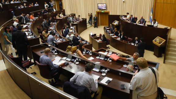 En la sesión de ayer, la UCR y el FpV votaron divididos en el proyecto.