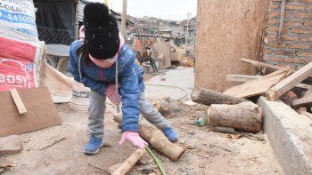 el drama de la ola polar en la toma mas lejana de neuquen el drama de la ola polar en la toma mas lejana de neuquen