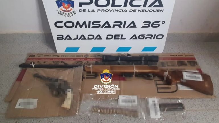 Manejaba de manera errática, Policía lo demoró y le descubrió un arsenal