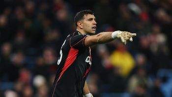 ¡cuanta plata! a donde se iria a jugar el dibu martinez