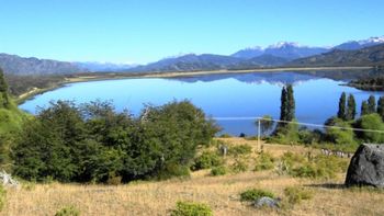 Río Pico está en el sudoeste de Chubut, en el punto en que la corillera se funde con la estepa de la Patagonia: la época ideal para visitarlo es entre octubre y abril. Río Pico está en el sudoeste de Chubut, en el punto en que la corillera se funde con la estepa de la Patagonia: la época ideal para visitarlo es entre octubre y abril.