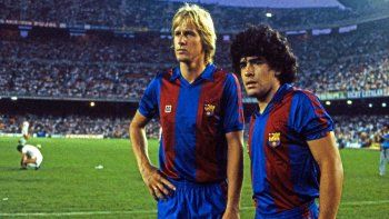 Maradona y Schuster.jpg