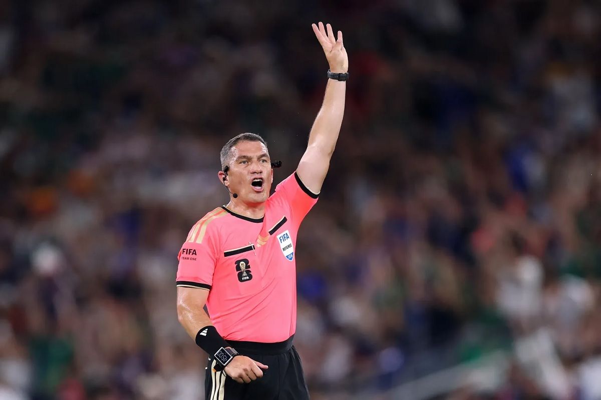 La terna arbitral para Argentina-Jordania y los jugadores complicados con las tarjetas