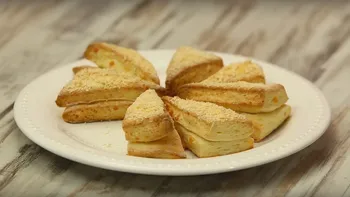 Scones keto para acompañar el mate, sin harinas ni azúcar: la mejor receta para una merienda sana y sabrosa | LM Neuquen Scones keto para acompañar el mate, sin harinas ni azúcar: la mejor receta para una merienda sana y sabrosa