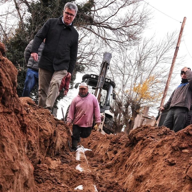 El intendente de Plaza Huincul, Claudio Larraza, recorrió obras. El intendente de Plaza Huincul, Claudio Larraza, recorrió obras.