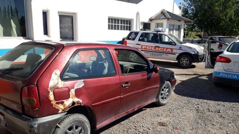 Manejaban en zig zag, los detuvieron e intentaron agredir a la Policía