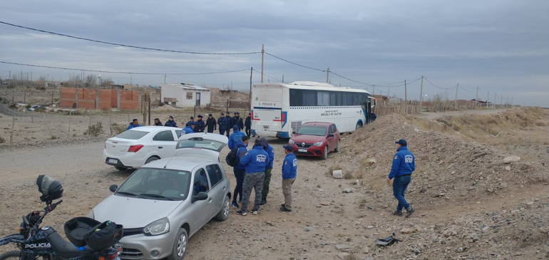 La Policía centralizó la búsquedd de Luciana Muñoz en la zona del Choconcito en la meseta neuquina. La Policía centralizó la búsquedd de Luciana Muñoz en la zona del Choconcito en la meseta neuquina.