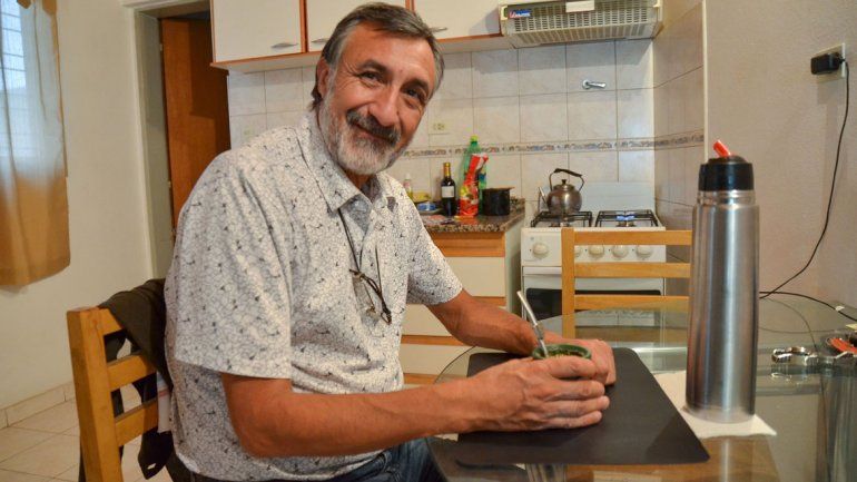 Un taxista encontró $30.000 y se los devolvió a su dueño