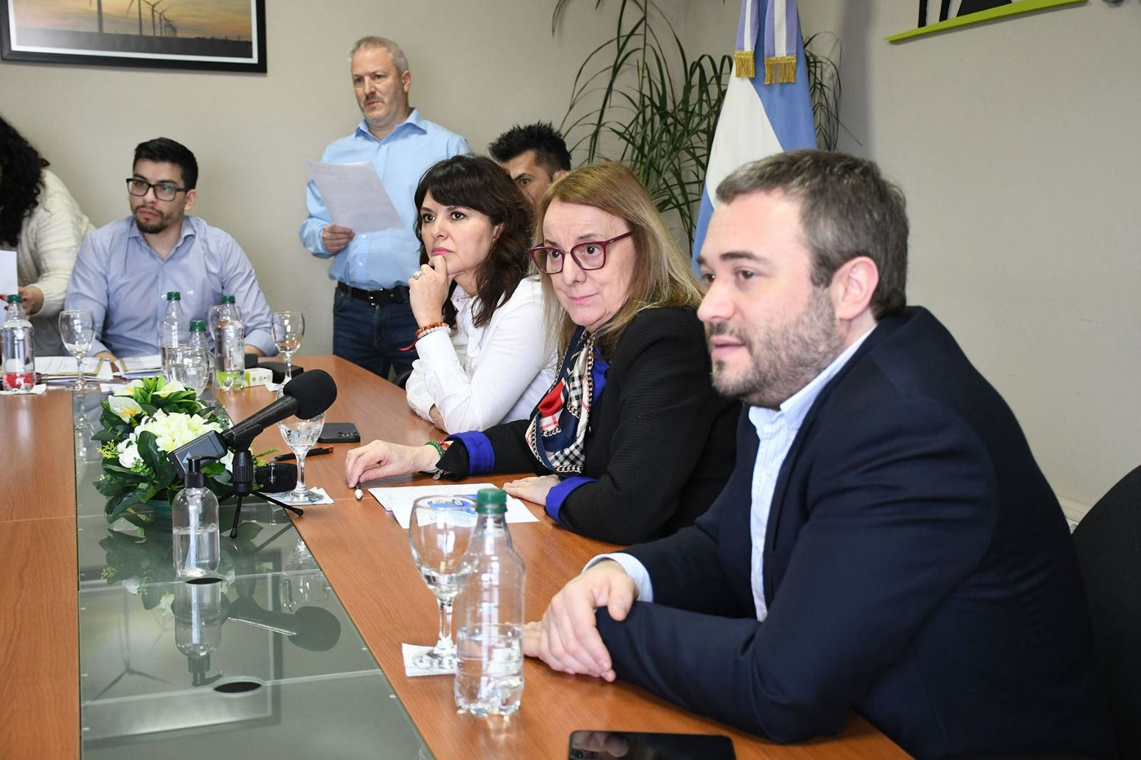 adjudican a ypf dos areas en palermo aike